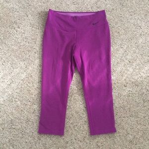 Nike Dri-Fit cropped leggings